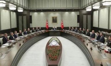 Mgk'dan Kritik Mesajlar