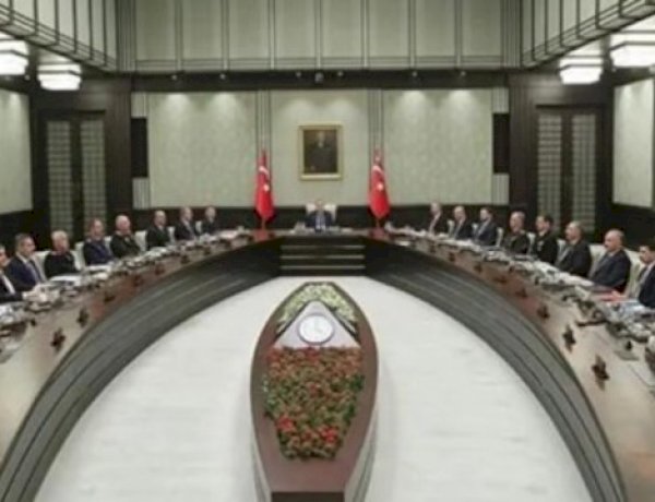 Mgk'dan Kritik Mesajlar